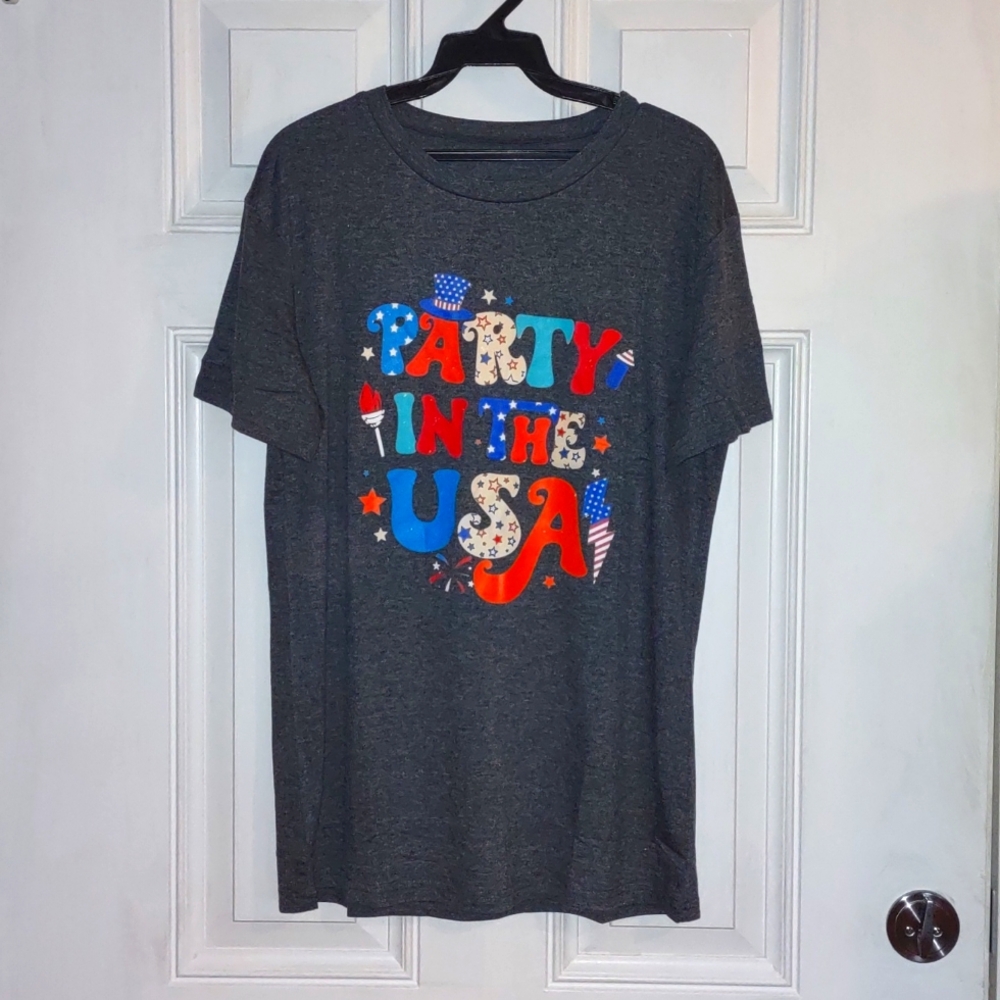💙 T-shirt Large Graphic Party in the USA Flag charcoal